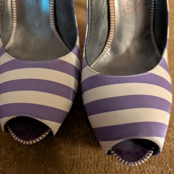 NIB Salvatore Ferragamo Fioretto Satin Purple Striped Slingback Pumps 8.5 - Picture 3 of 11